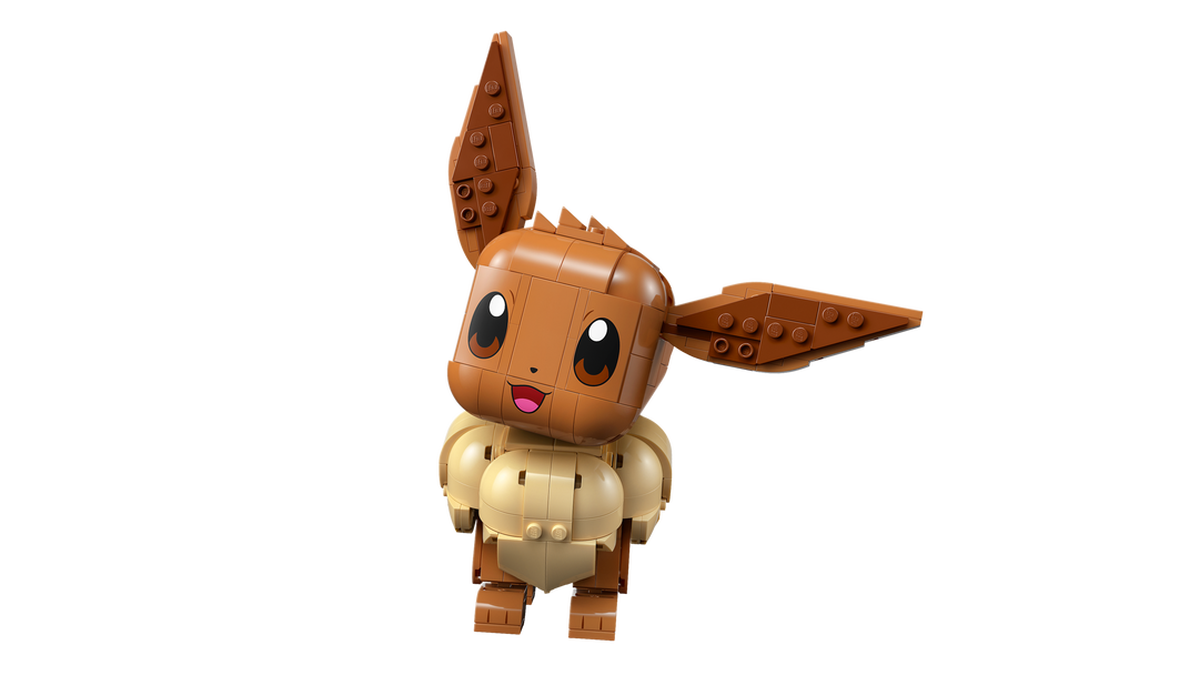 LEGO Pokémon Eevee 72151, Eevee from the front with one ear posed out