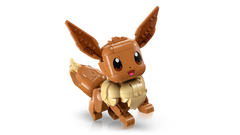 LEGO Pokémon Eevee 72151, Eevee posed in a crouch