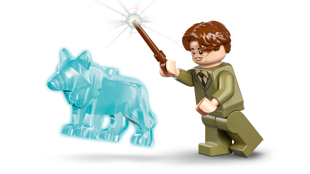 LEGO Harry Potter Hogwarts Castle: Hospital Wing 76463, Remus Lupin minifigure with the Wolf Patronus