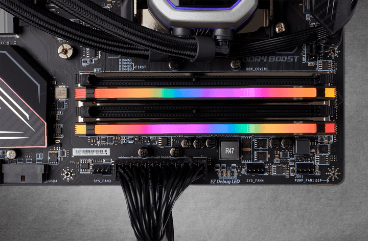 Corsair Vengeance RGB Pro 32GB 3200, alternate angle